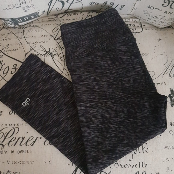 ALO Yoga Pants - ALO yoga capris